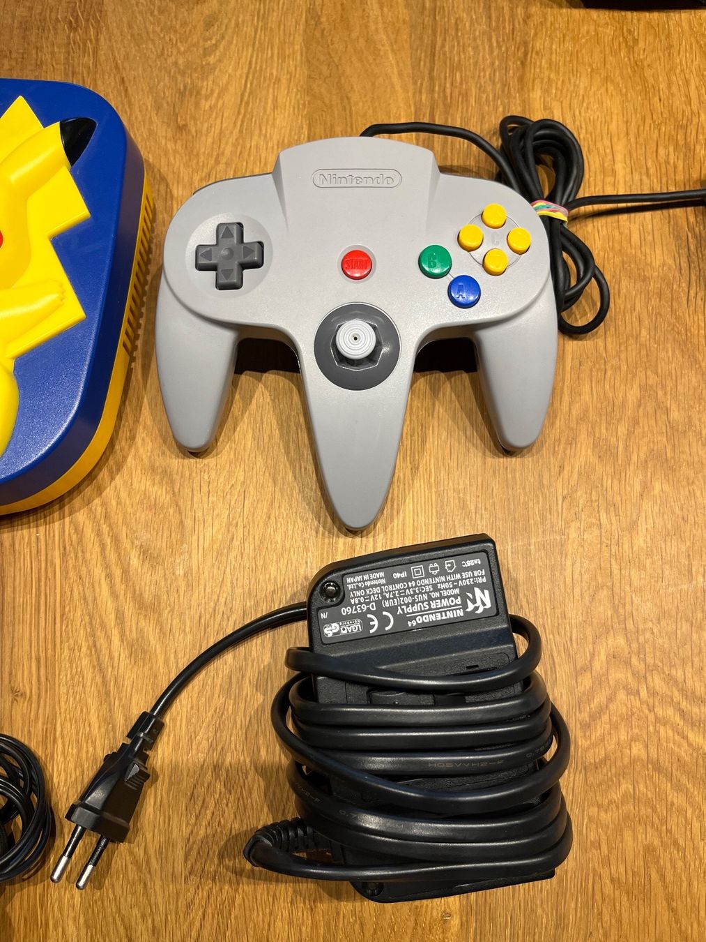 Nintendo Konsolen: Nintendo 64 Pikachu Special Edition + Controller N64 Pokemon – Gebraucht aus St. Gallen von MarianoPokemon 1