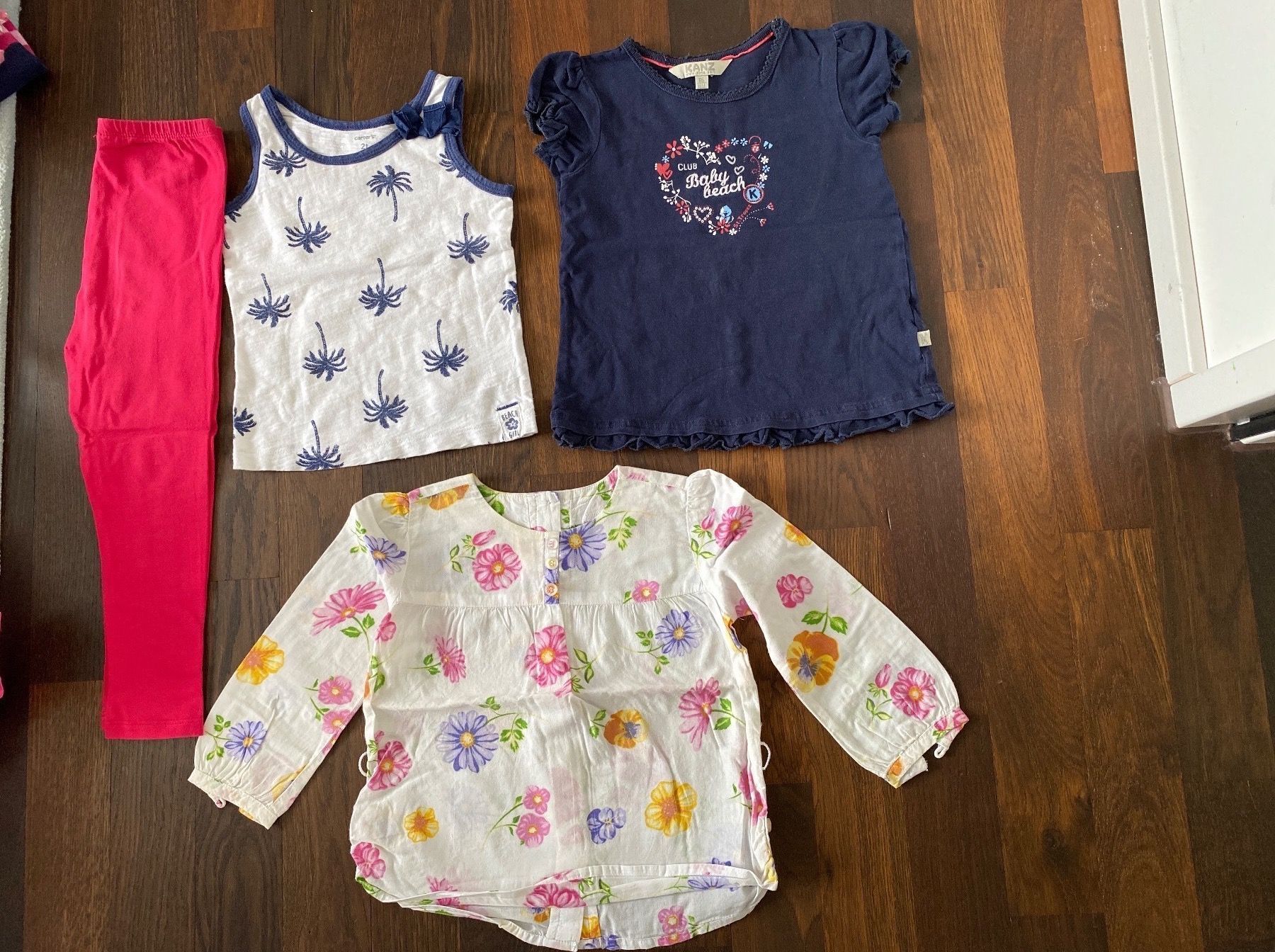 Lotti & Set di vestiti: Mädchen Kleiderpaket, Gr.86-92 – Usato da Adliswil venduto da mun_k9pf