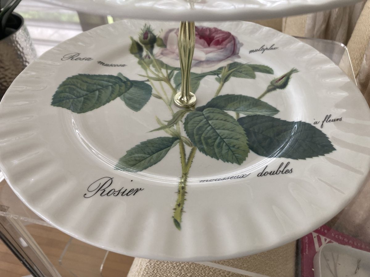 Teller: Etagere Rosen – Gebraucht aus Widen von nigella90 2