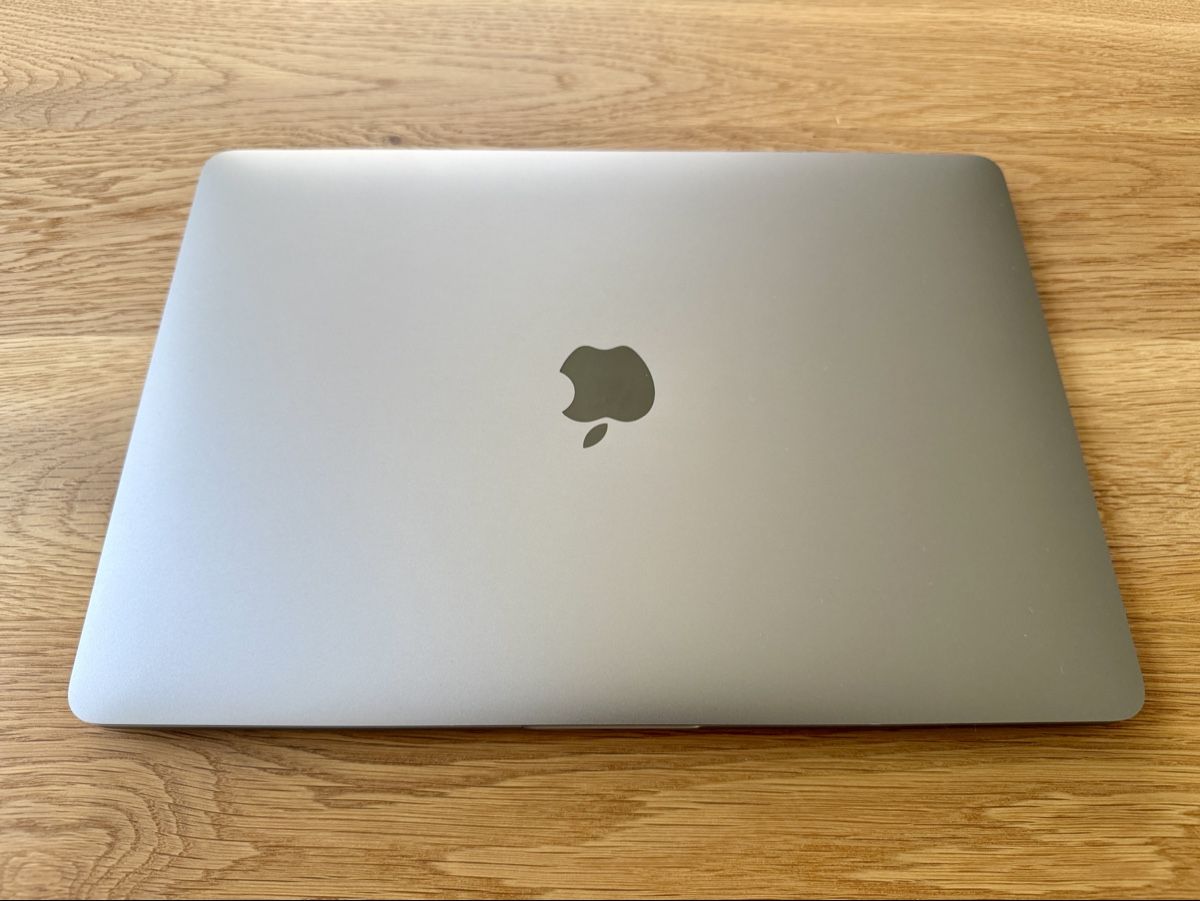 Apple Notebook: MacBook Pro 13“ 2020 mit Touch Bar – Usato da Altendorf venduto da KUR303