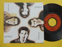 Lloyd Cole And The Commotions – Jennifer She Said