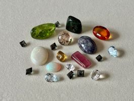 Edelsteine 69 ct, Opal, Turmalin, Spinell, Topas