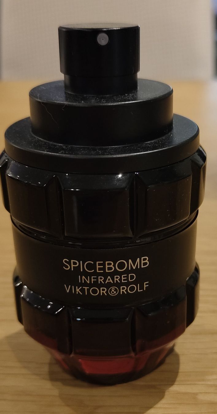 Profumi & Eau de Toilette: Spicebomb Infrared - Viktor&Rolf / 2ml – Nuovo (secondo la descrizione) da Granges VS venduto da ortestep