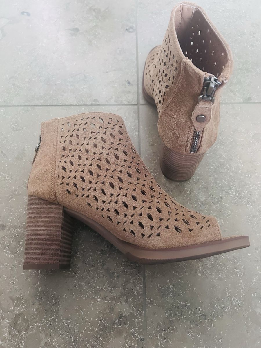 Scarpe da donna: VIRUCCI Cut-Out Booties, wie neu – Nuovo (secondo la descrizione) da Zürich venduto da diva1972 3
