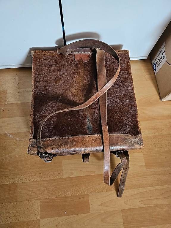 Zaini: Sac militaire peau vache – Usato da La Chaux-de-Fonds venduto da Naosu 1