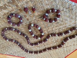 Rudraksha Mala Kette Malakette Ohrringe Armreife Armband