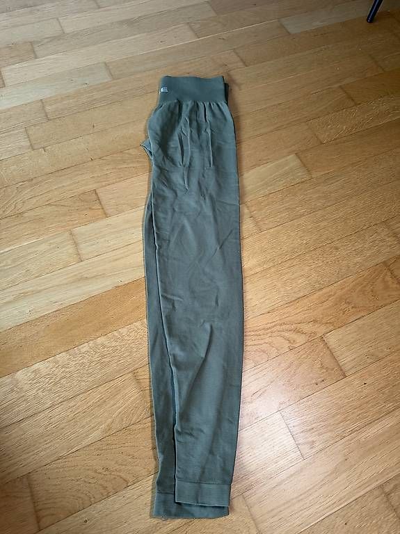 Leggings: Scrunch leggins – Usato da Münsingen venduto da Kirchhofer99 3