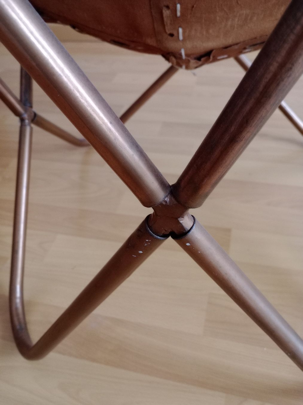 Sessel: fauteuil cuir type papillon – Gebraucht aus Moudon von Tts_Moudon 4