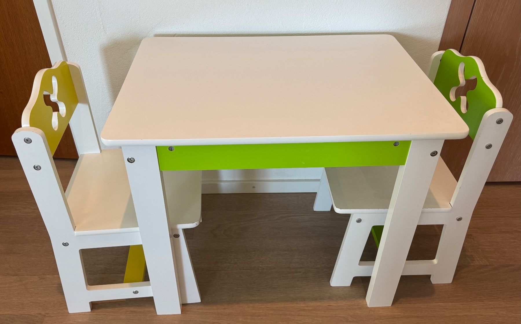 Set di tavolo e panche: Sitzgruppe Kindersitzgruppe Table & Chairs Set for Children – Usato da Richterswil venduto da Lea_Schmidt 5