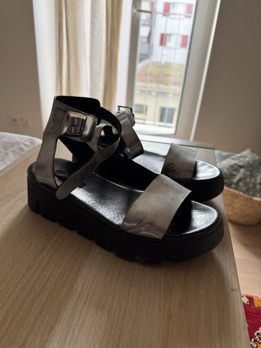 Scarpe da donna: Platform sandals metallic Rave – Usato da Zürich venduto da AlineCr 2
