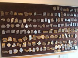 Plaketten Sammlung Silber und Gold + Pinwand