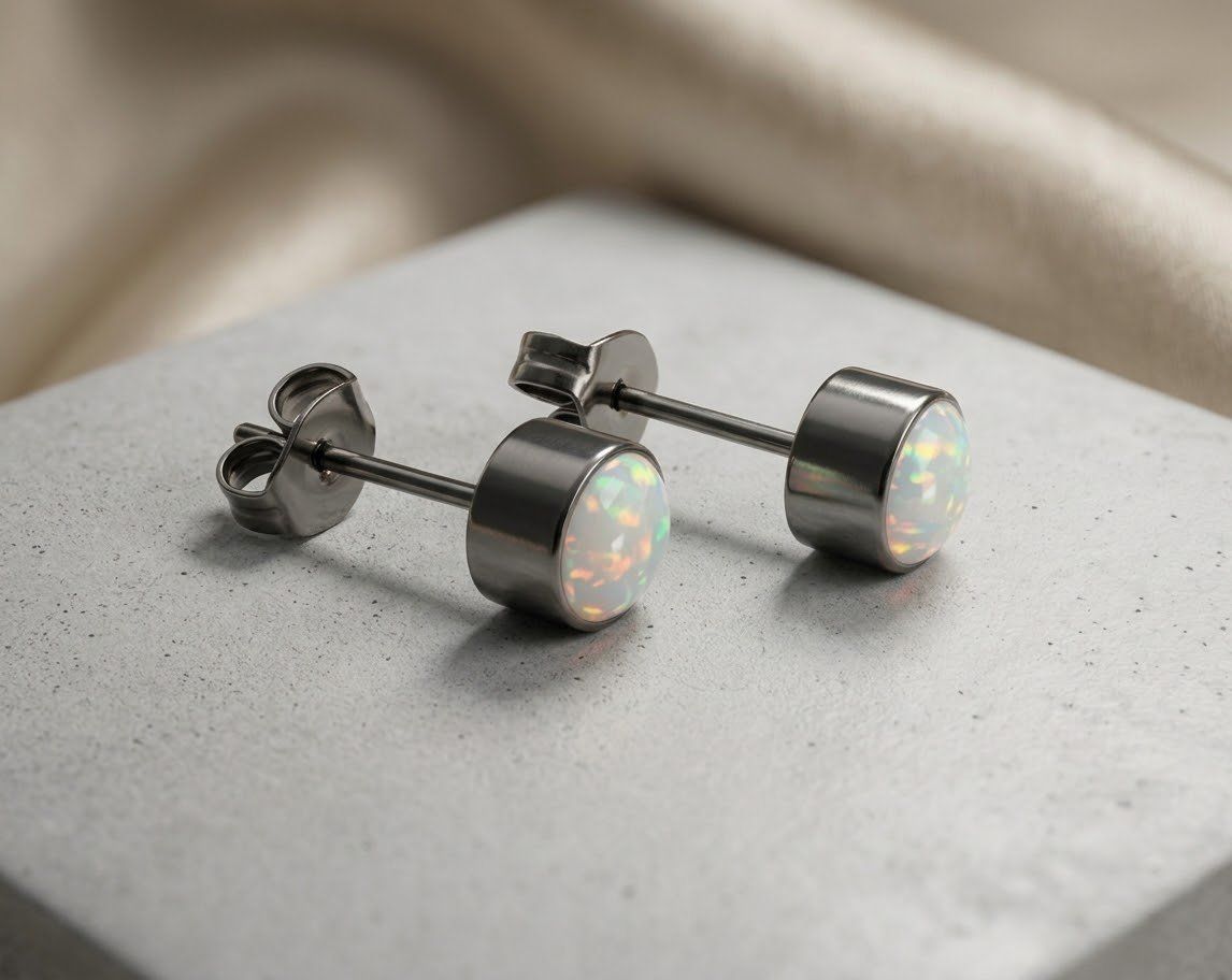 Orecchini pendenti & Orecchini a lobo: Wunderschöne Titanium-Ohrstecker mit Opal – Nuovo e nell'imballaggio originale da Matten b. Interlaken venduto da kero71 2