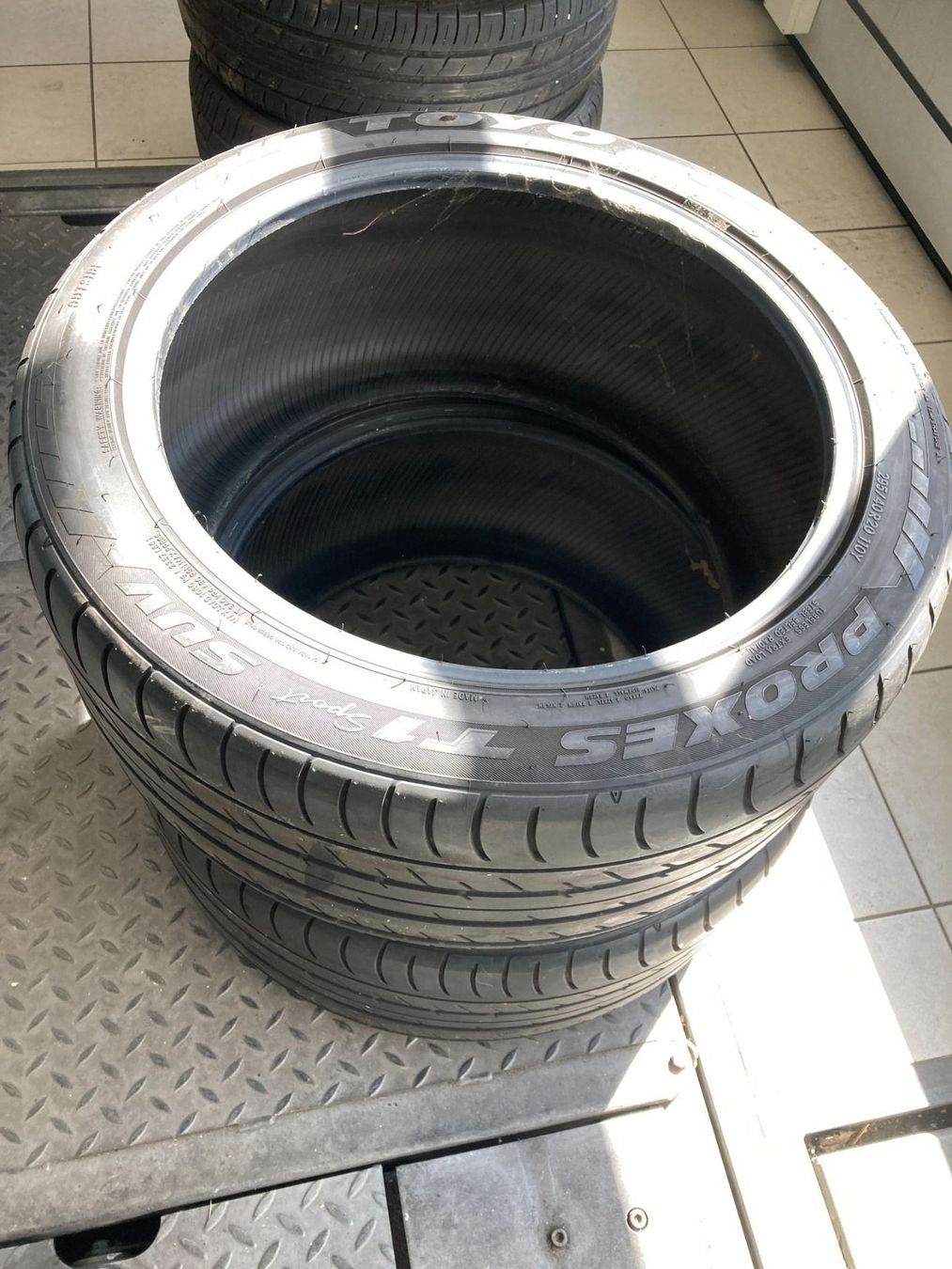 Toyo Pneumatici & Ruote complete: 295/40R20 Sommerpneu – Usato da Cham venduto da WB2223