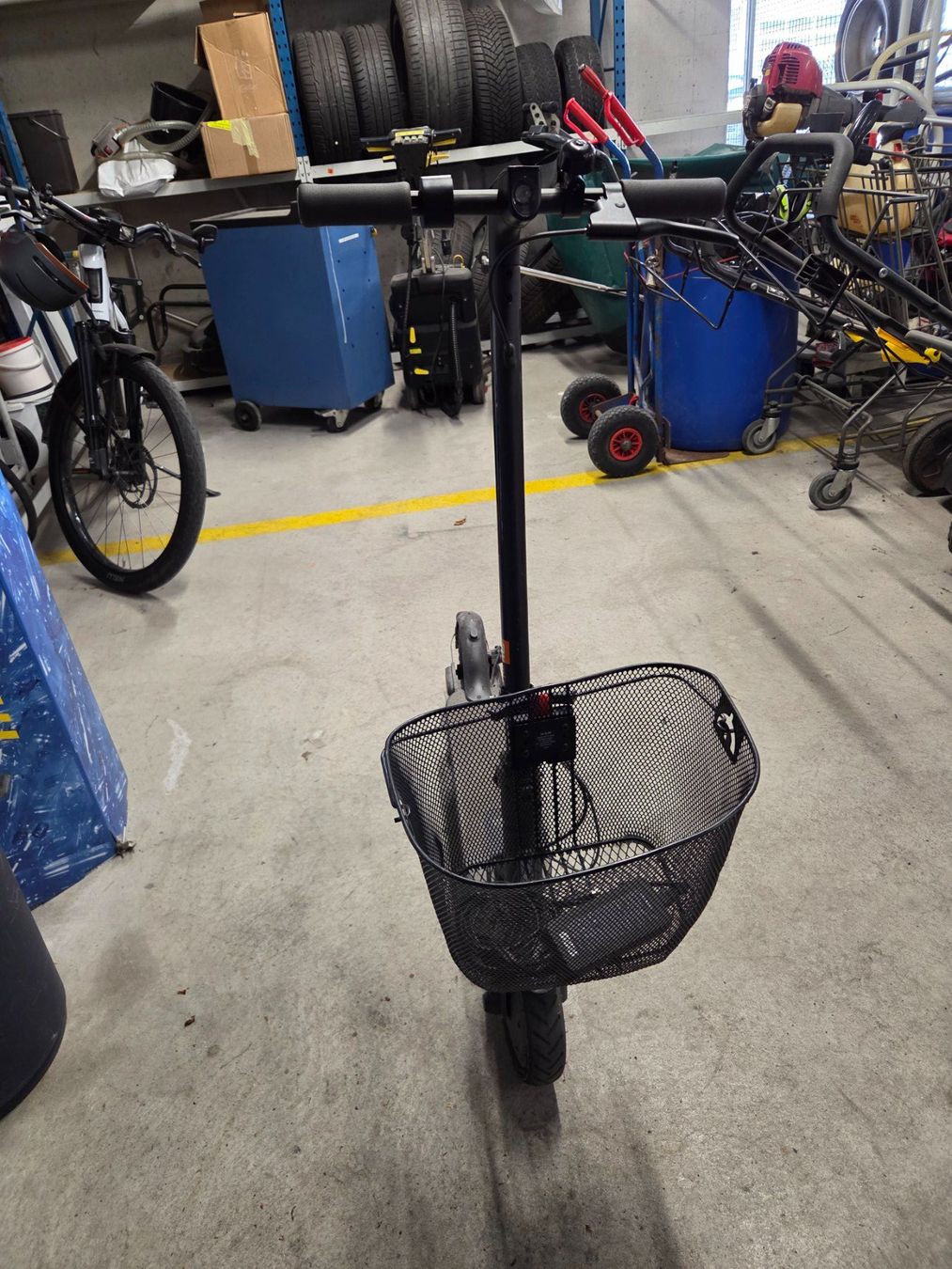 Scooter: E-Scouoer – Usato da Cham venduto da AMAG_RETAIL_ZUG 1