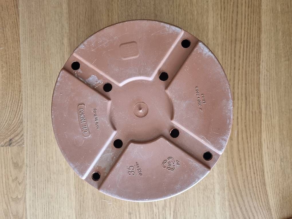 Pots de fleurs: Töpfe aus Plastik – D'occasion à Gelfingen par GaelleBr 4