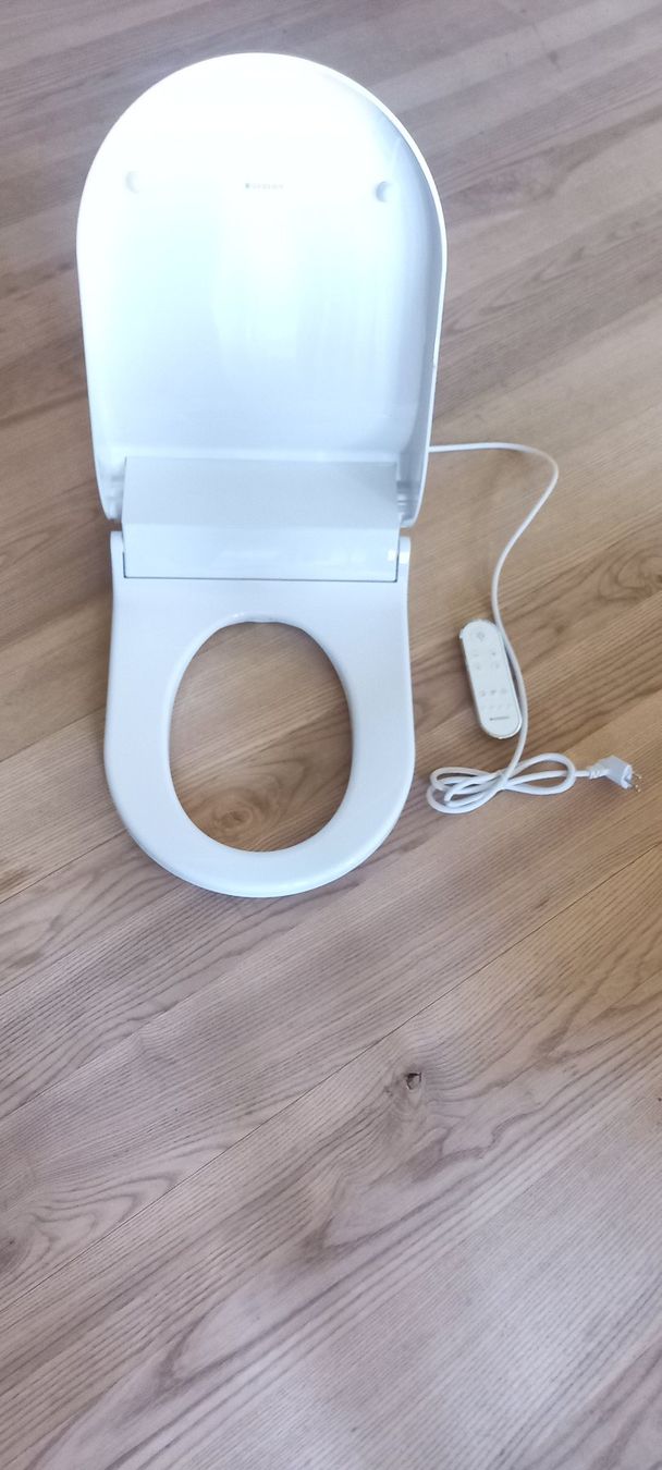 Geberit WC: Dusch-WC Geberit Aquaclean Tuma Comfort – Gebraucht aus Wald ZH von mi1001