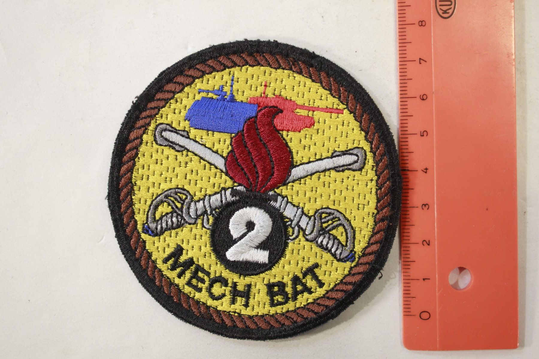 Schweizer Armee Plaketten & Abzeichen: 2 Mech bat – Gebraucht aus La plaine von 7A6T2ME