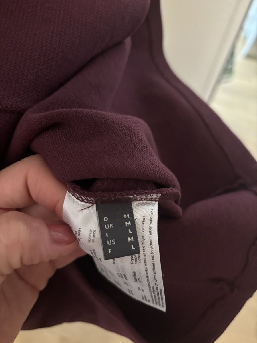 Esprit Robes: Esprit Etuikleid Gr. M Bordeaux – D'occasion à Geroldswil par ele_7hkp 3