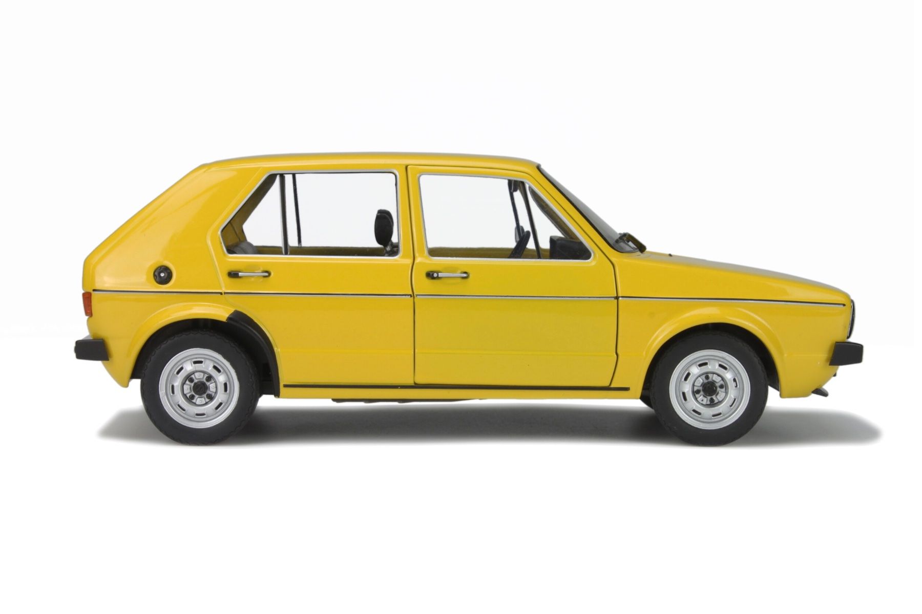 Volkswagen Modellini d'auto: VW GOLF 1 L, Massstab 1:18, Gelb – Nuovo e nell'imballaggio originale da Erlenbach im Simmental venduto da Model_box 4