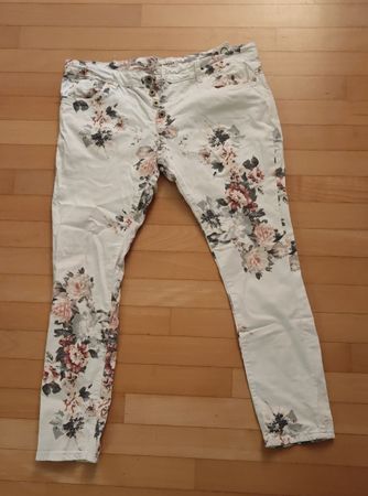 Hose Blumenmuster 42