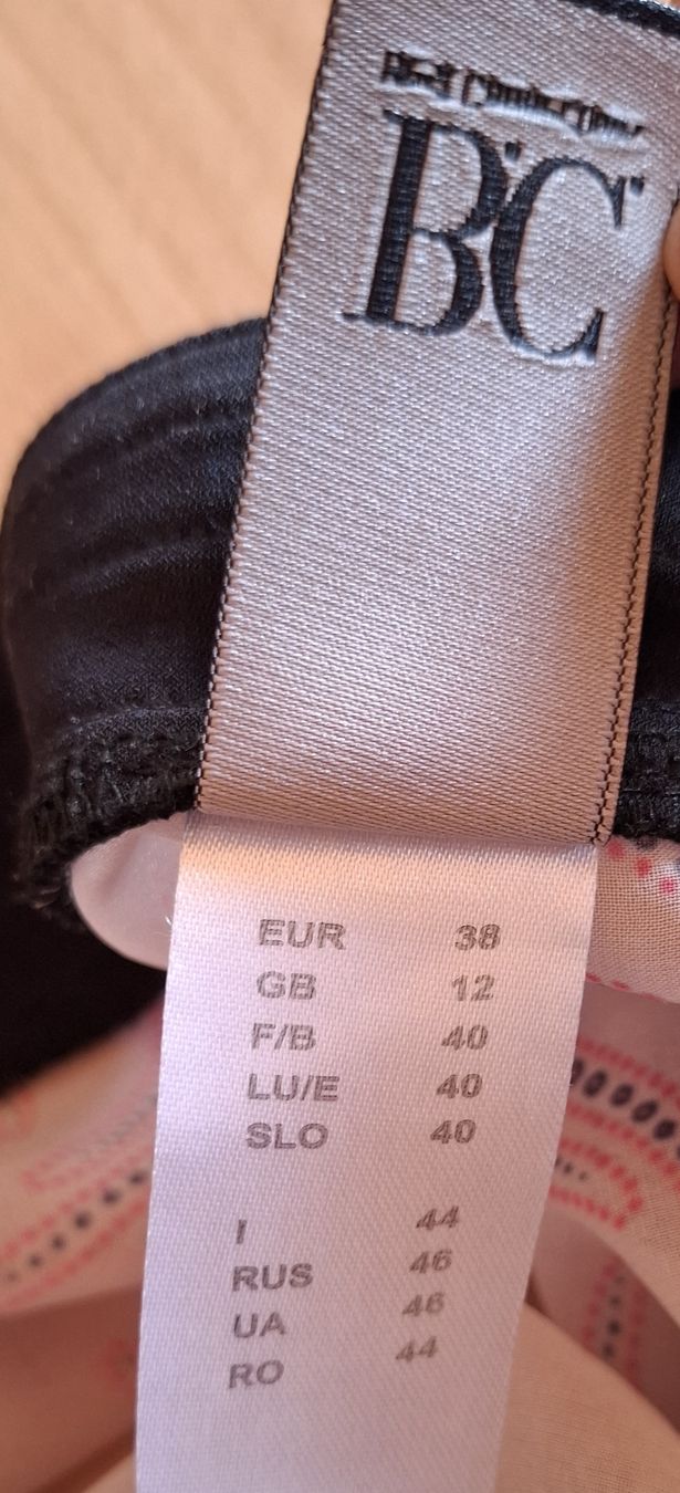 Tuniche: Wunderschöne Blusen-Tunika im Blumenmuster, 38 – Usato da Pagig venduto da Spring14 5