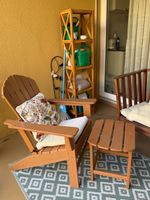 Gartenstuhl mit kleinem Tisch/Chaise de jardin avec table