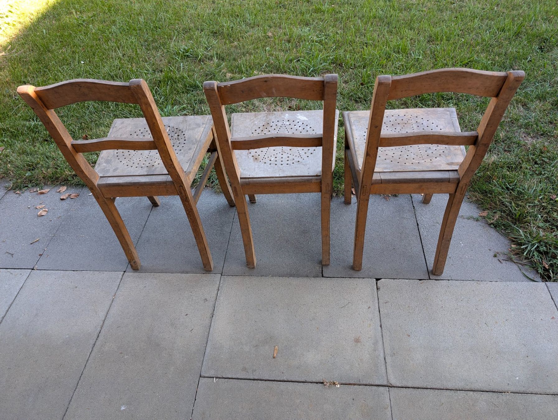 Stühle: 3 Stühle Holz alt – Gebraucht aus Ebikon von kisuM 1