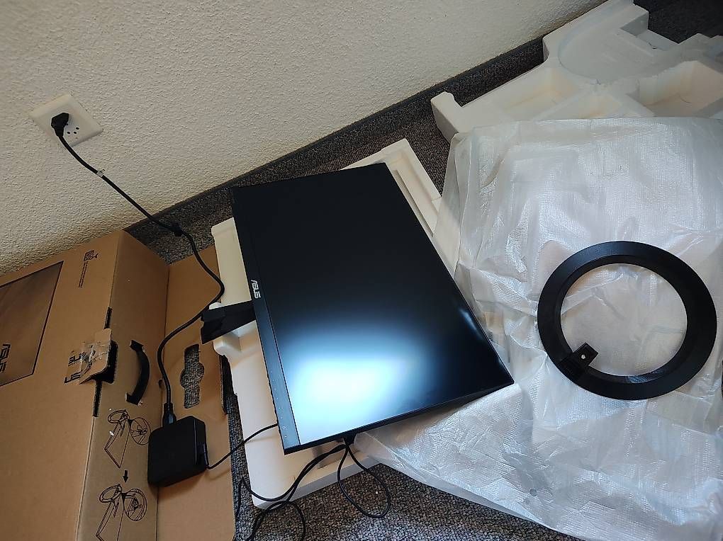 Ecrans: Asus VX24A – D'occasion à Altstätten SG par RK93 1