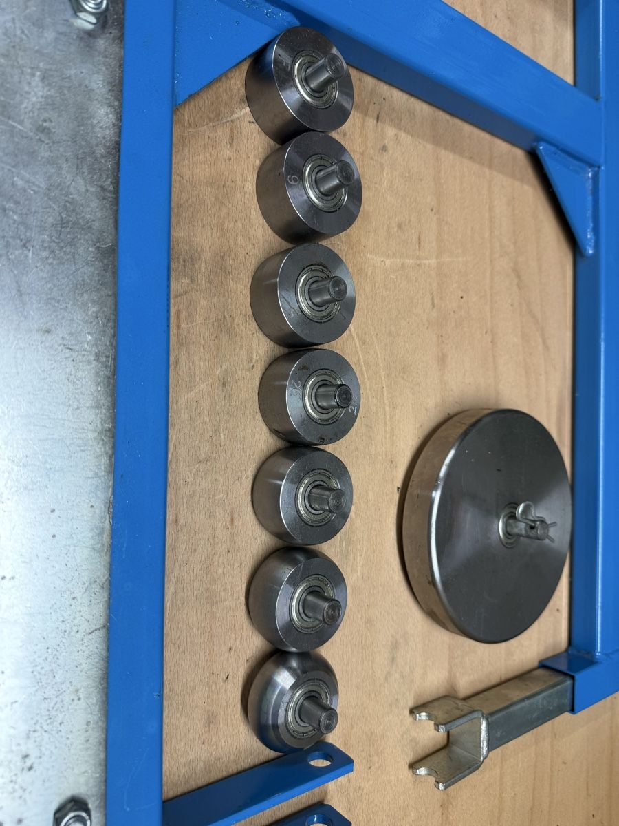 Tutti gli attrezzi: Wiltec XPOtool Rollenstreckmaschine mit 6 Walzen – Usato da Buttikon SZ venduto da idmechanics 2