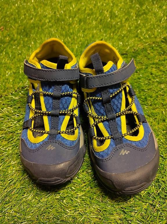 Schuhe für Jungen: Offene Trekking und Badeschuhe Grösse 30 – Gebraucht aus Zürich von RaffaelaT