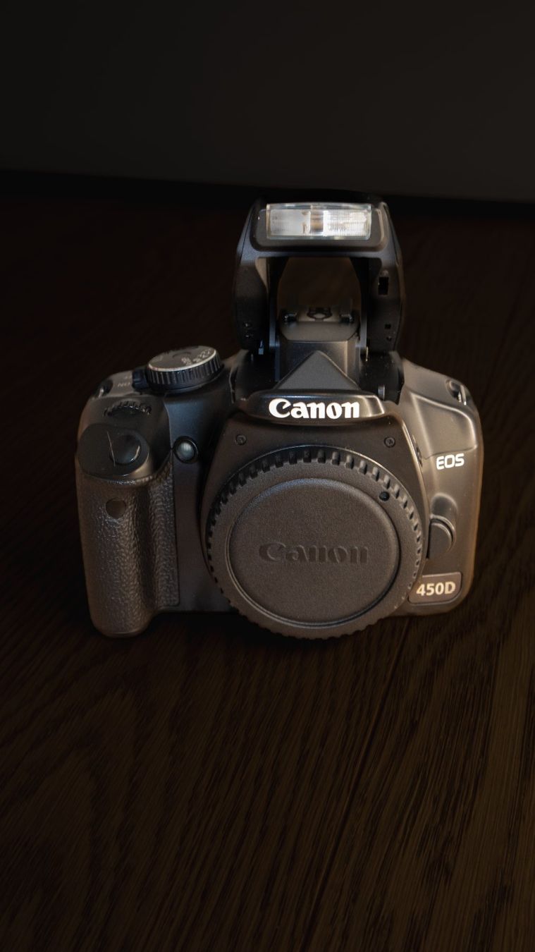 Canon Fotocamera: Canon EOS 450D + Phottix Batteriegrip + Ladegerät – Usato da Sissach venduto da mxk_mgr8 3