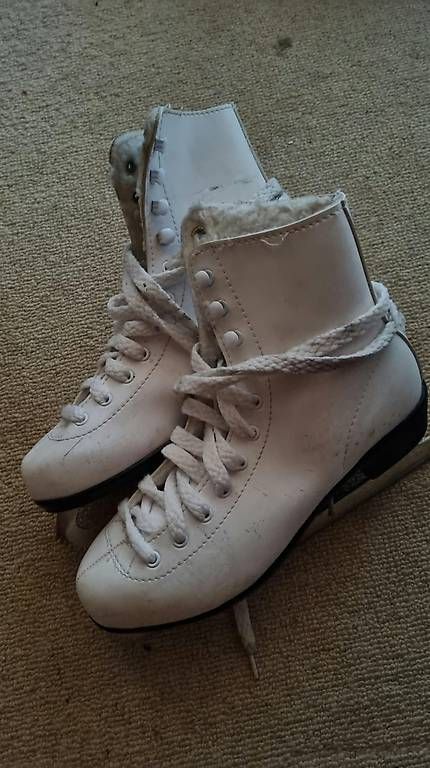 Pattini da ghiaccio: Schlittschuhe – Usato da Arni BE venduto da _sabriiina__
