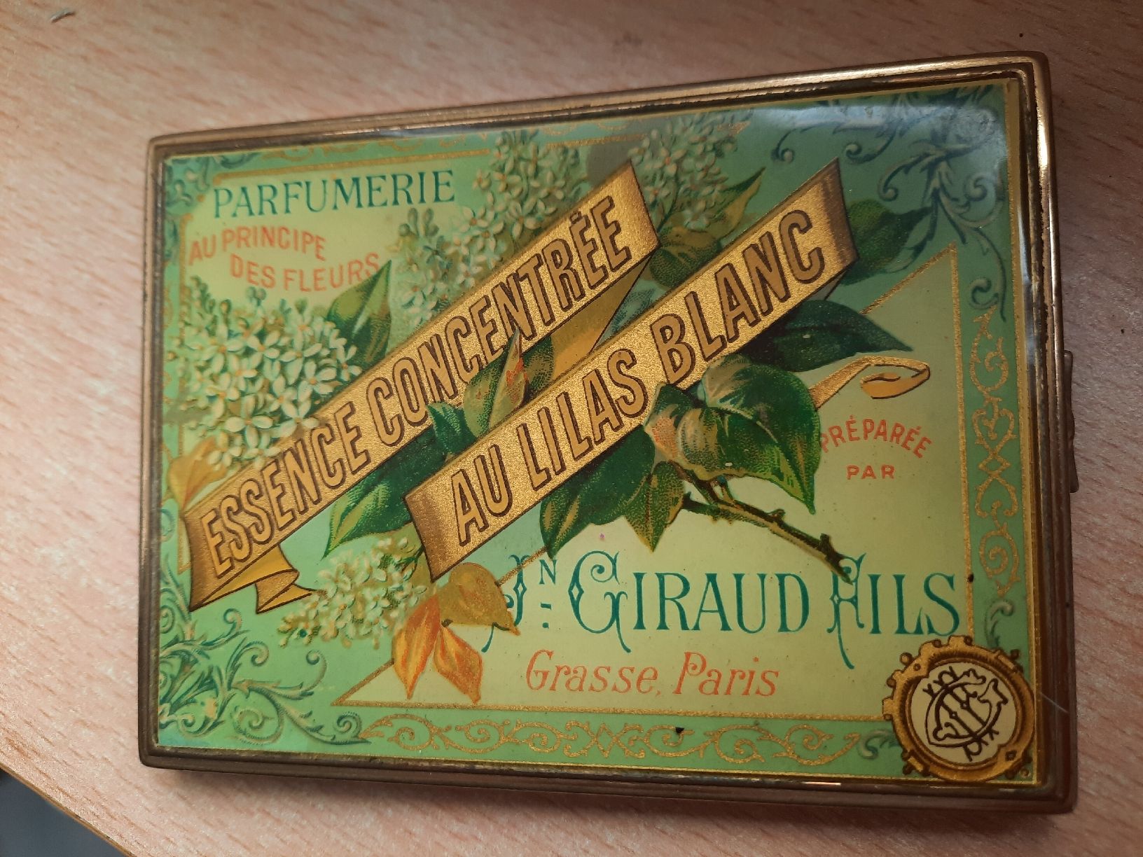 Autres tabacs: Ancienne BOÎTE À CIGARETTES – D'occasion à Le Locle par marylise01 2