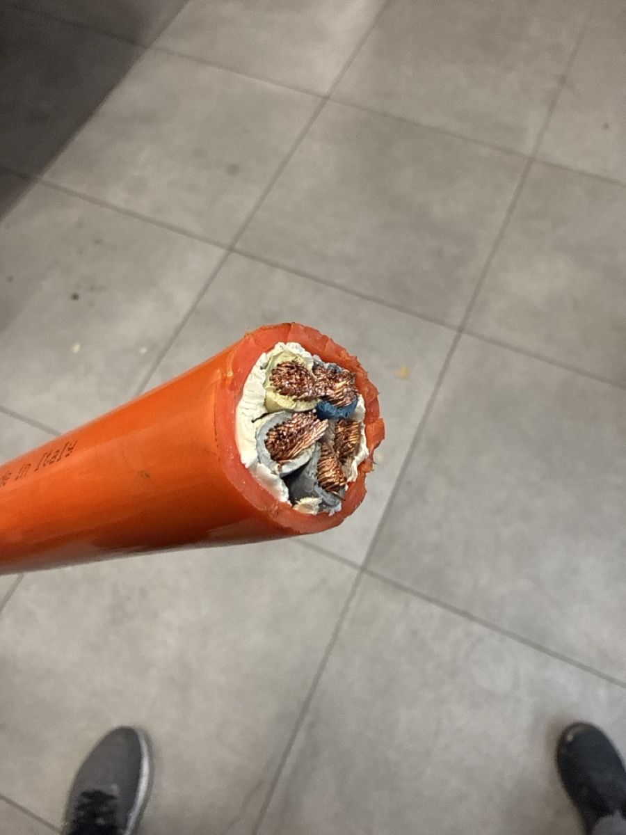 Alimentazione elettrica: Starkstromkabel orange 5-adrig 16mm2 – Nuovo (secondo la descrizione) da Bubikon venduto da Ultima2 3