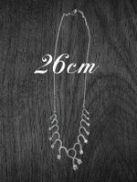 Elegante Halskette mit Strass-Steinen
