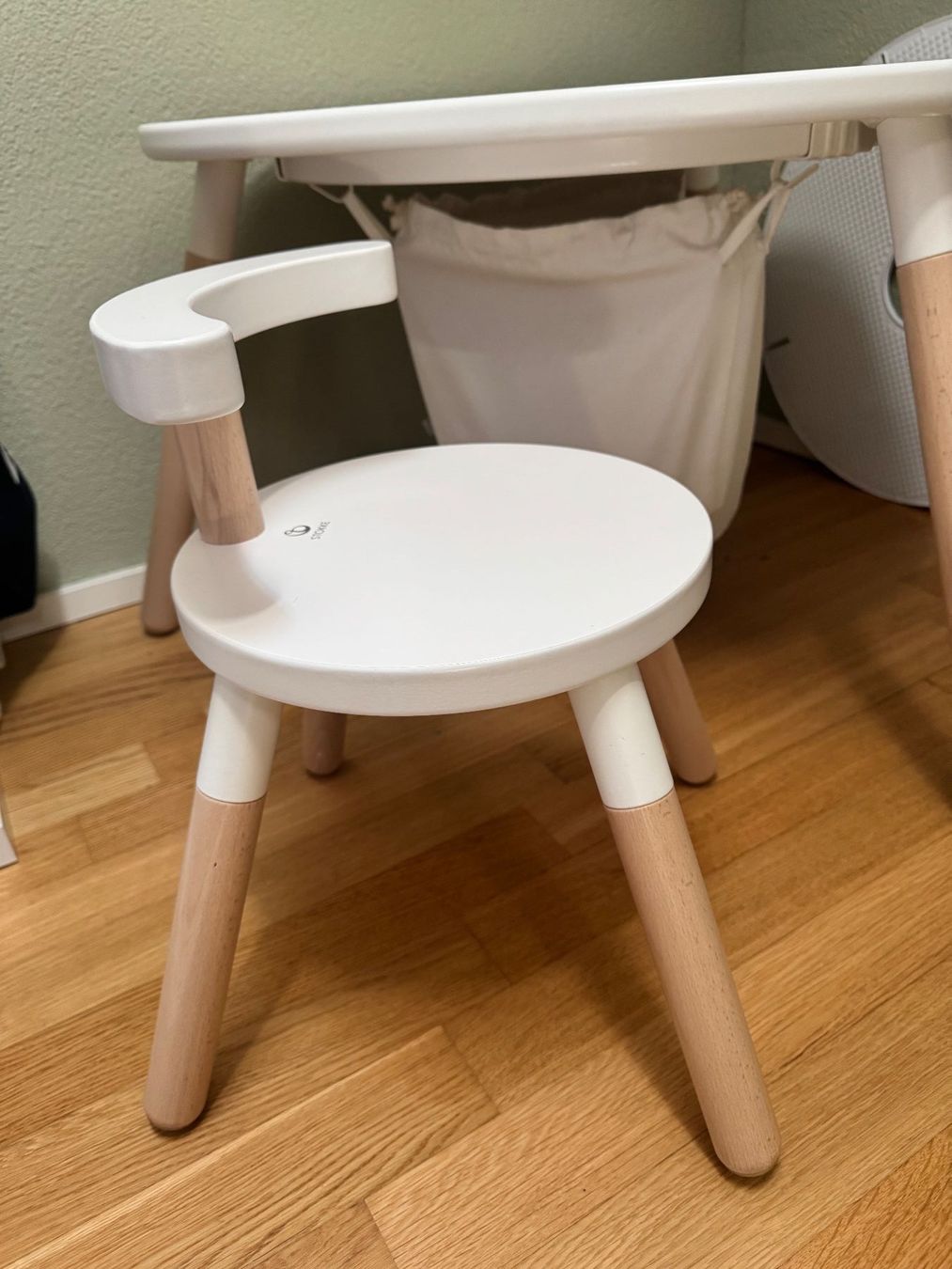 Tischset: Stokke Multifunktionsspieltisch in weiss – Gebraucht aus Hombrechtikon von Sonne127 6