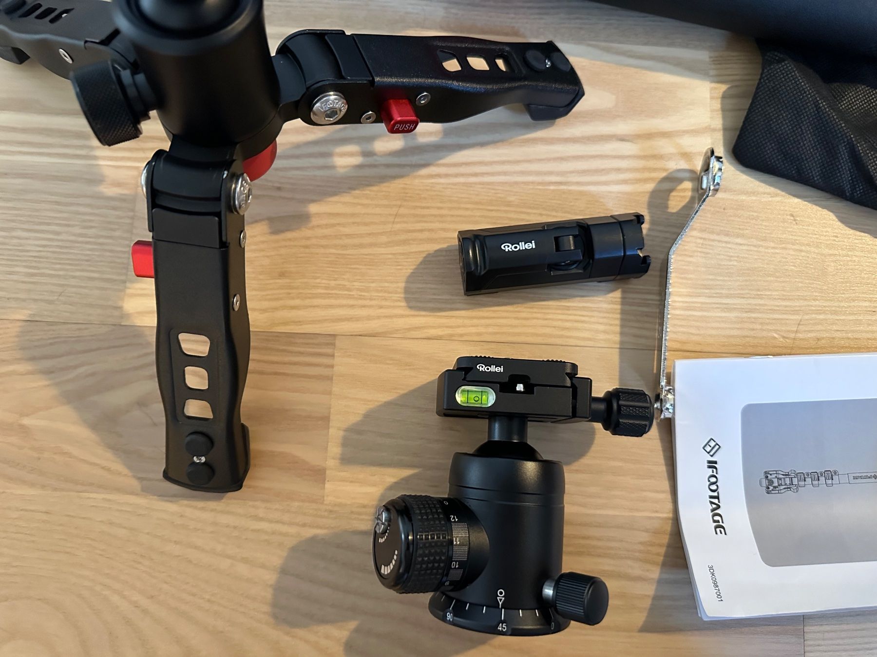 Treppiedi & Teste: ifootage Stativ Cobra 2. – Nuovo (secondo la descrizione) da Zürich venduto da kuszi 2