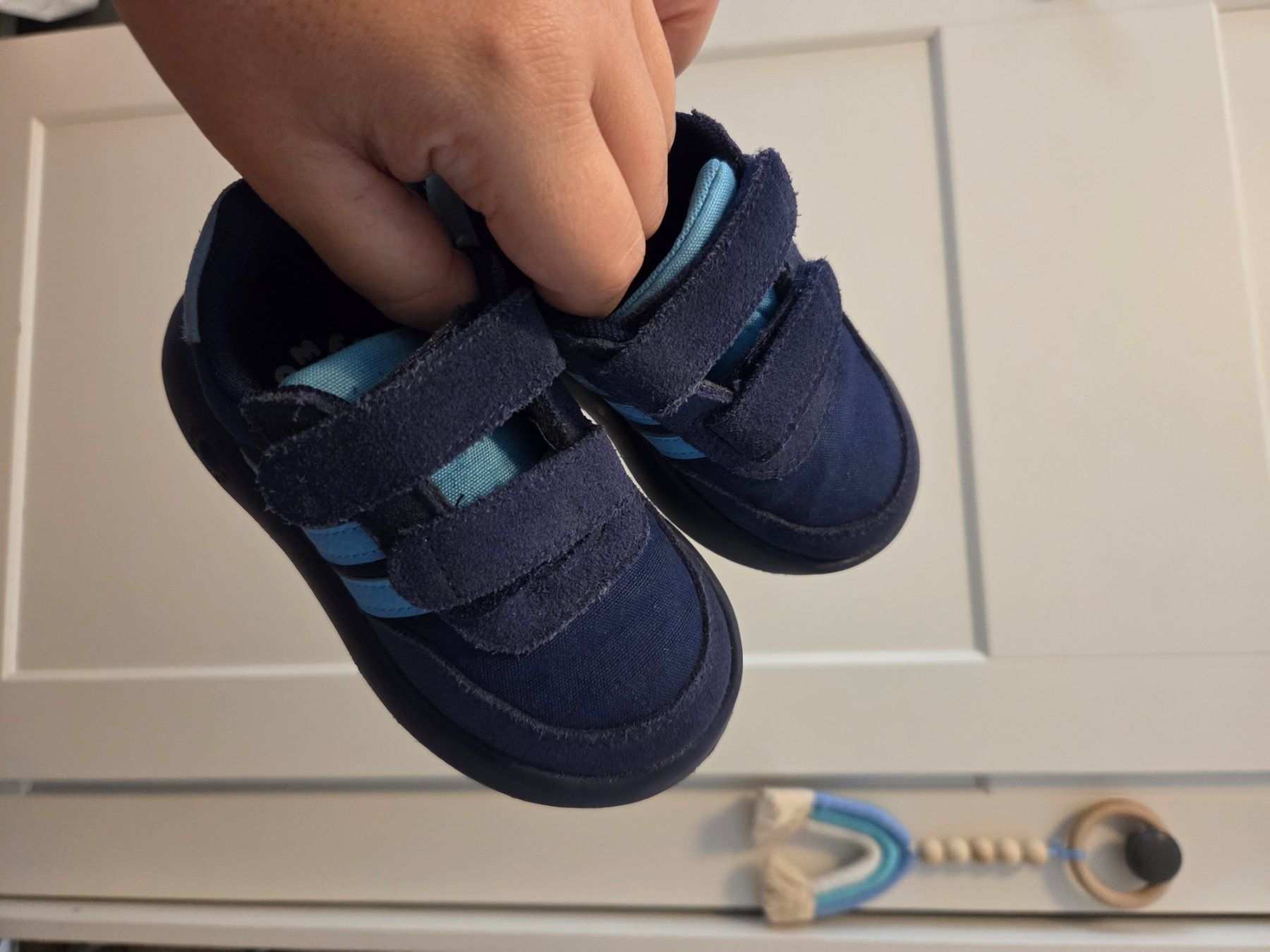 Adidas Schuhe für Jungen: Adidas sneakers gr.25 – Gebraucht aus Naters von sil_cfh5 1