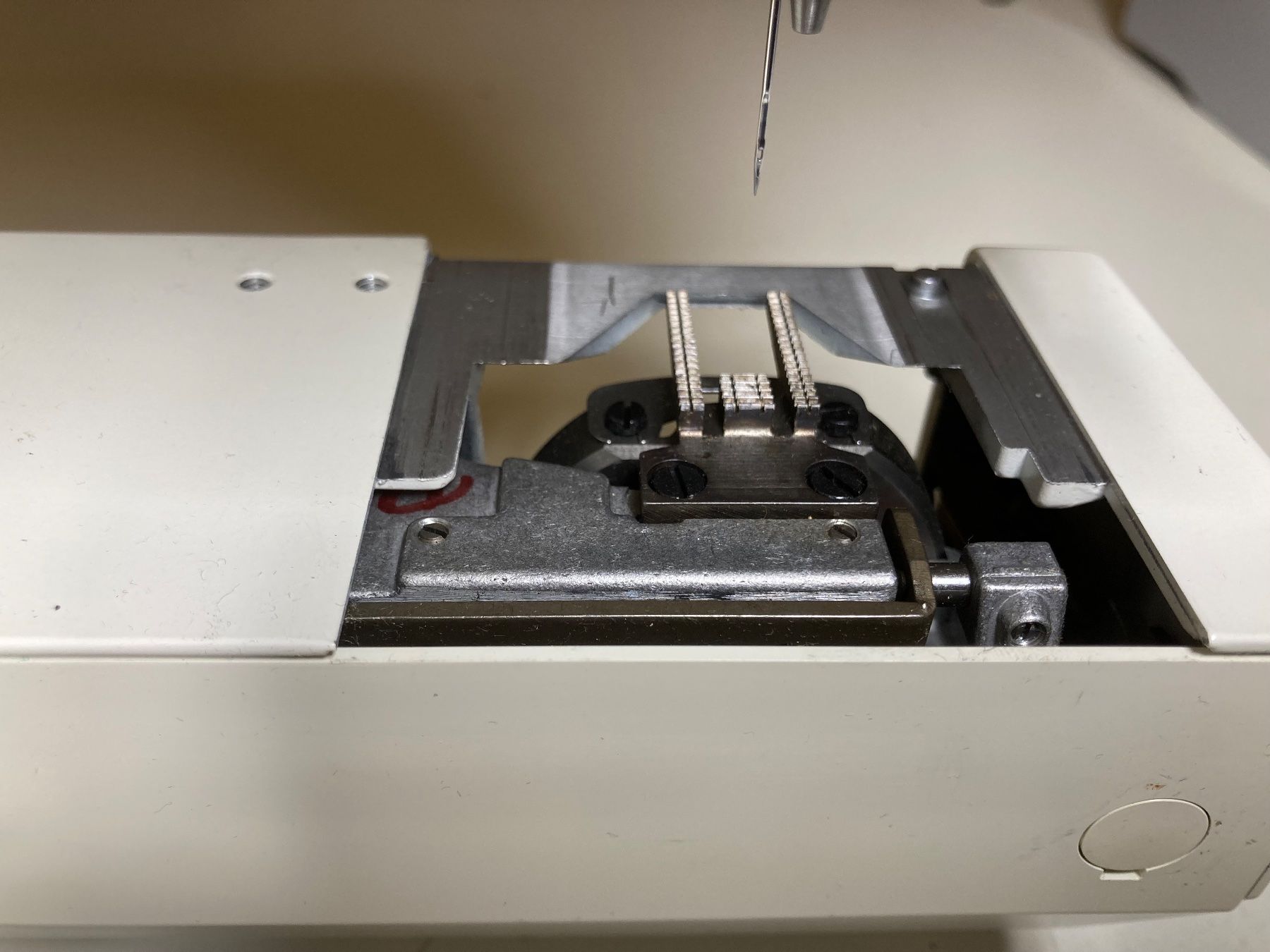 Bernina Macchine da cucire: Bernina 1020 – Usato da Zuchwil venduto da Pilat99 7