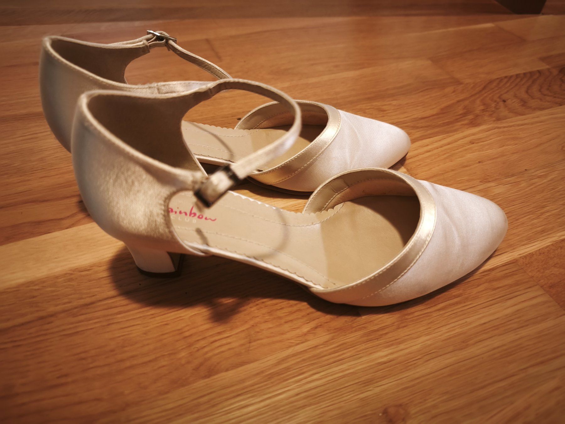 Rainbow Scarpe da donna: Brautschuhe Rainbow Club Gr. 38 – Usato da Zeglingen venduto da Vanillacoke 3