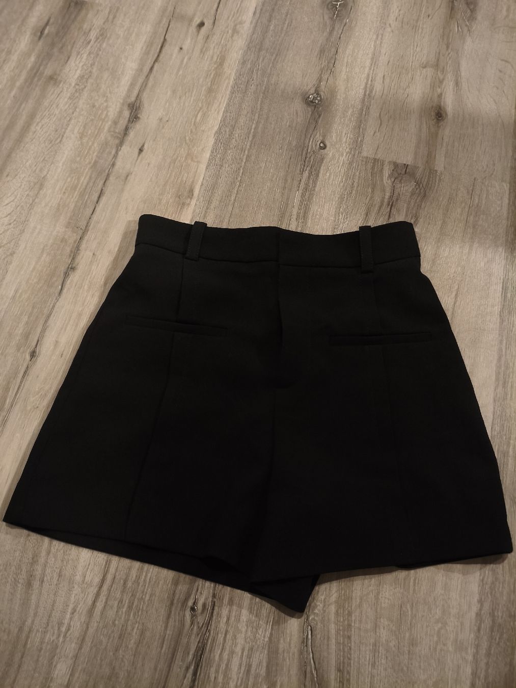 Zara Pantalons: Shorts Zara – D'occasion à Bioggio par OresteIronix 2