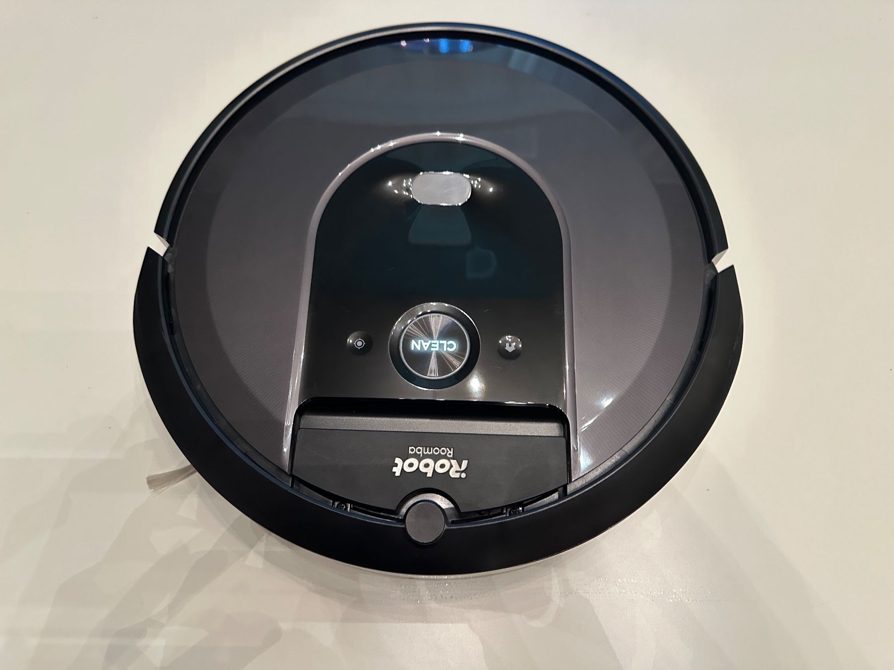 Irobot Staubsauger & Zubehör: IRobot Roomba I7 – Gebraucht aus Luzern von  2