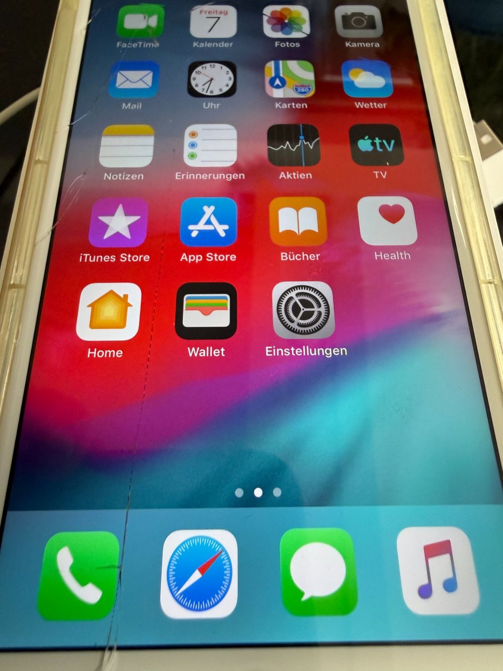 Apple Handys / Smartphones: Apple iPhone 6 Plus weiss, mit Verpackung und Ladekabel – Gebraucht aus Unterengstringen von Tnovus 2