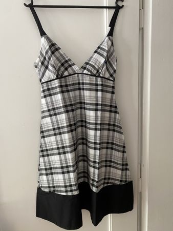 Sommerliches Kleid mit Karomuster, Grösse S - Top Zustand!