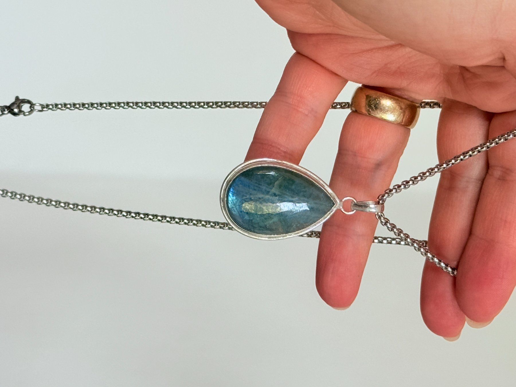 Colliers: Collier labradorite, élégant et tendance ✨ – Neuf avec emballage d'origine à Genève par AWWA 9