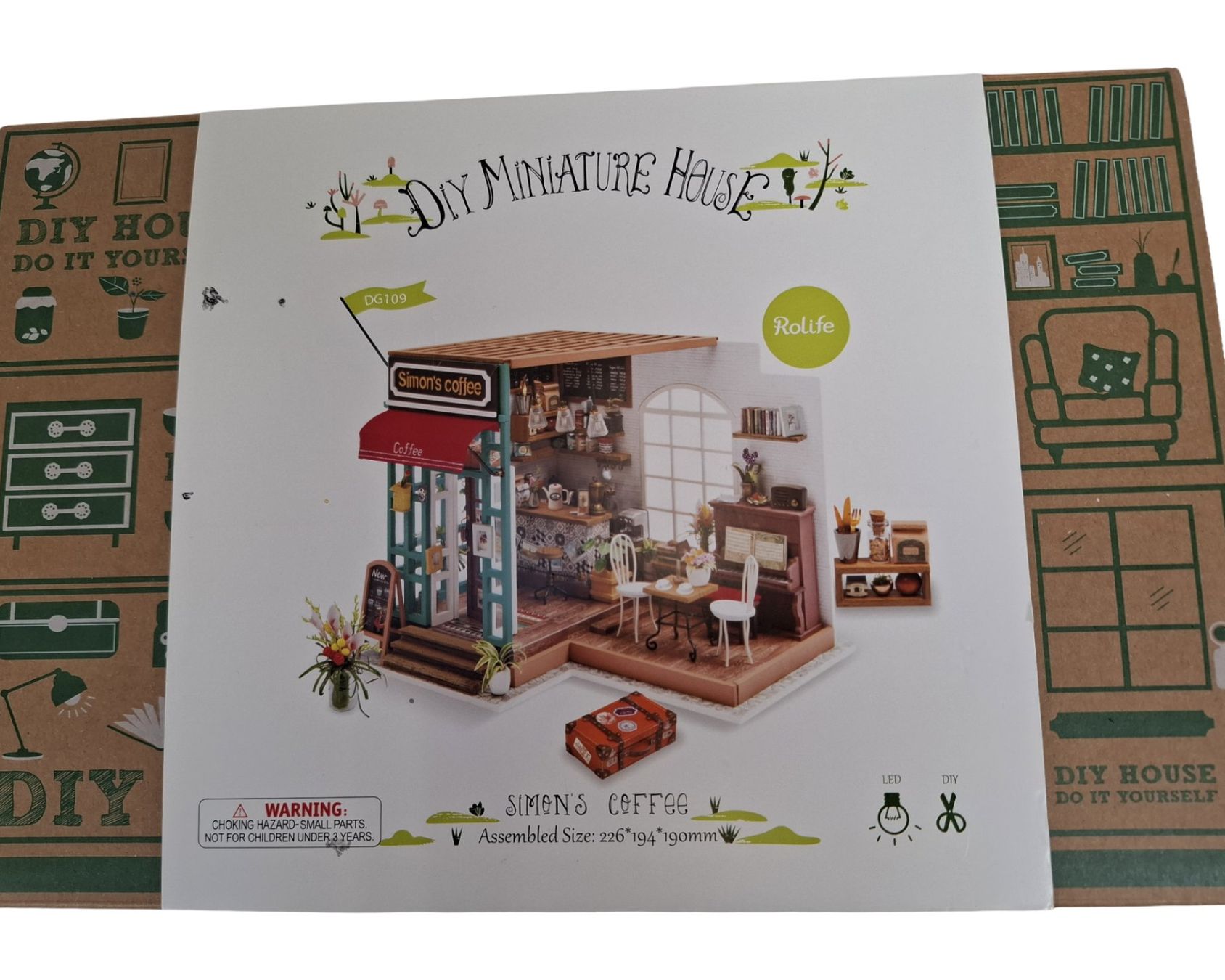 Kit bricolage: ROBOTIME ROLIFE Simon's Coffee DIY – Nuovo (secondo la descrizione) da Wil SG venduto da Restwert_Wil 1