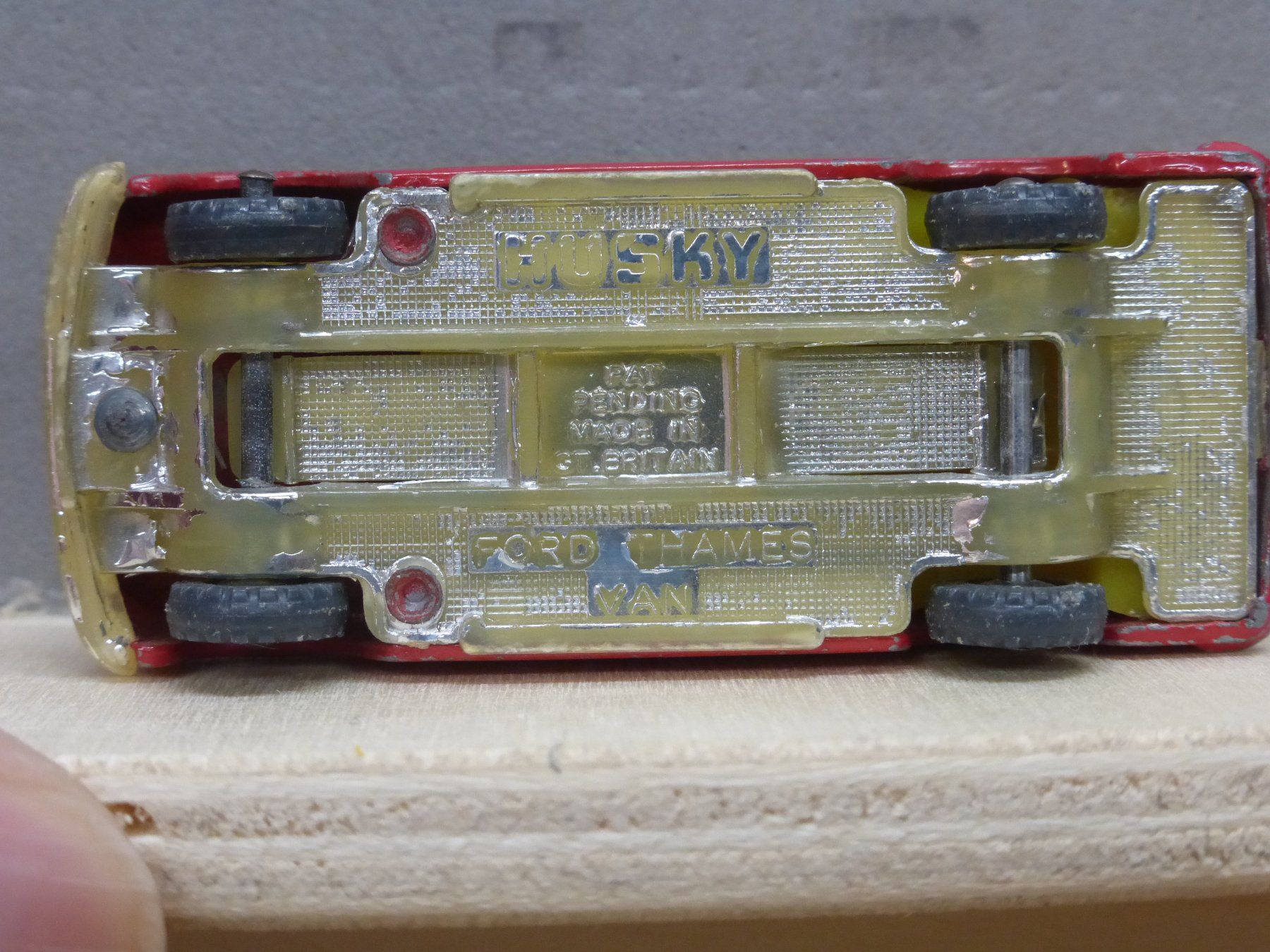 Modellini d'auto: Husky Ford Thames Van Modellauto rot – Usato da Gempen venduto da Smokie72 2