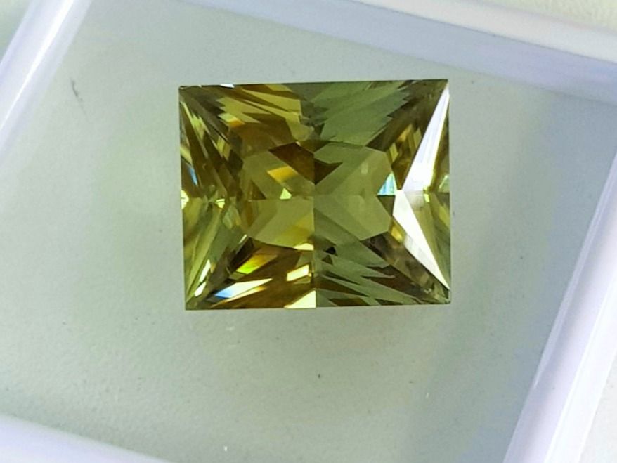 Pietre preziose: CSARITE, Diaspore  mit Zertifikat – Nuovo (secondo la descrizione) da Wolhusen venduto da toni079