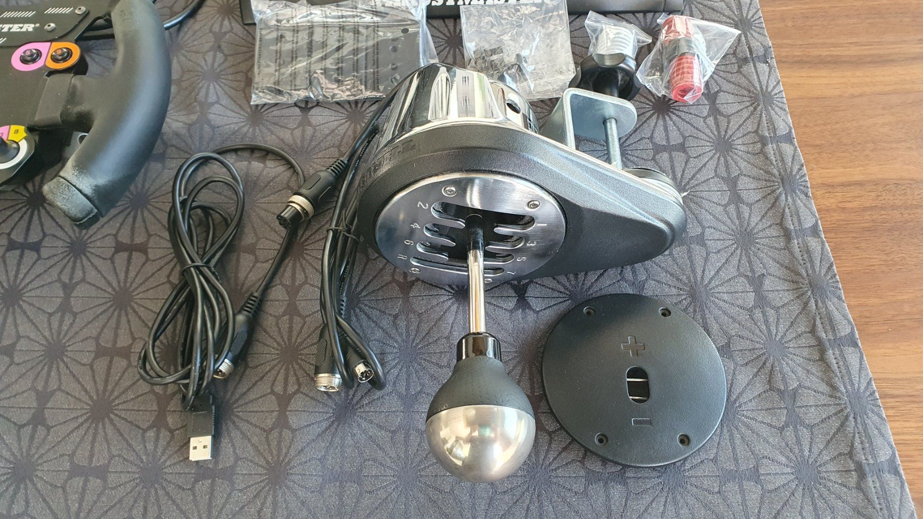 Controller: Thrustmaster TS-XW base + 2 volants + pédalier + shifter – Usato da Villiers venduto da Djobinne 3