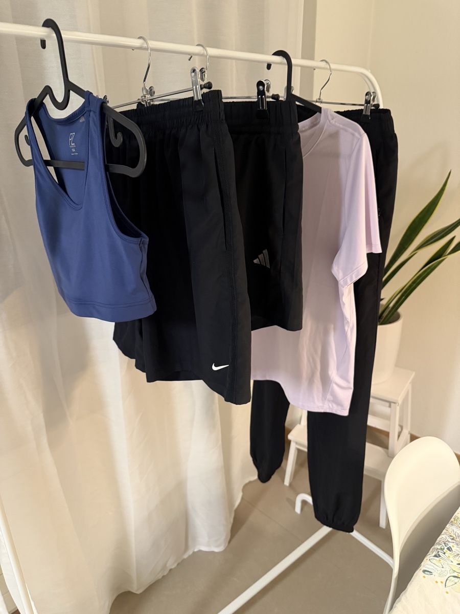 Jeans: Adidas Shorts Grösse 164-170 turnen  – Gebraucht aus Zürich von Denise-8050 2